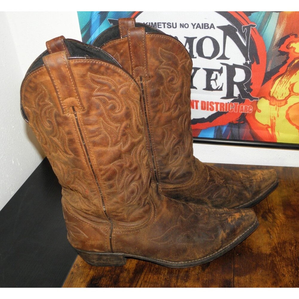 Used Worn Laredo Men's Size 9.5 Leather Western Cowboy Boots (68401) Brown